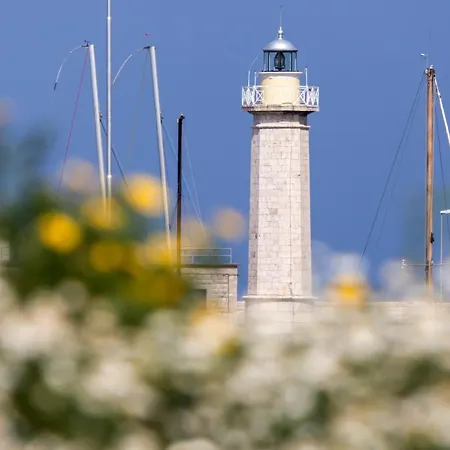 Oltre L'arco Molfetta
